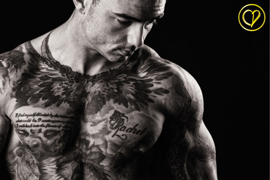 Explorer les tatouages pour hommes : l'art puissant de l'encre collierpersonnalise.com
